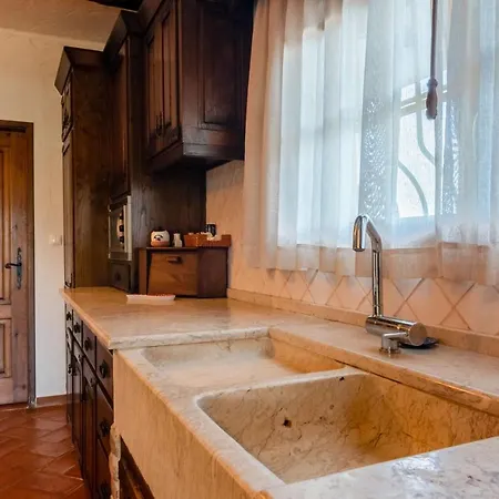 With Pool & Private Garden - Palmela Quinta Oliveiras Holiday home *